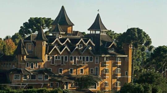 Hogwarts no Brasil? Escola brasileira de magia em São Paulo recebe bruxos para imersão